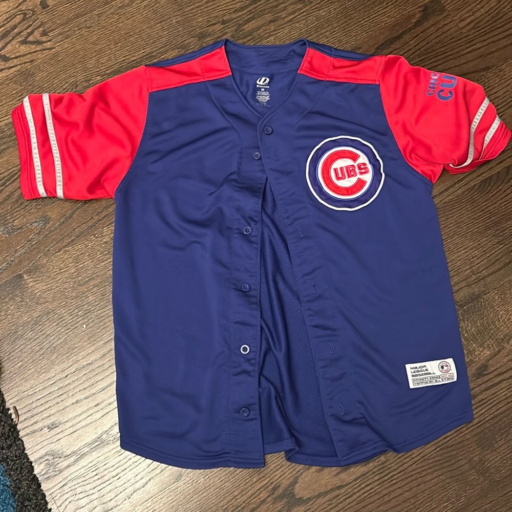 Cubs jersey size M